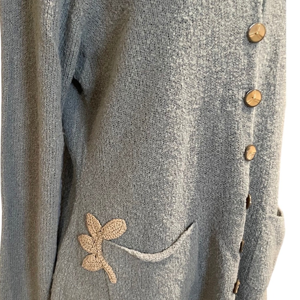 D.A.R. Blue Knit Button Up Cardigan with Embroidered Flower Pockets Cottagecore - Picture 2 of 6